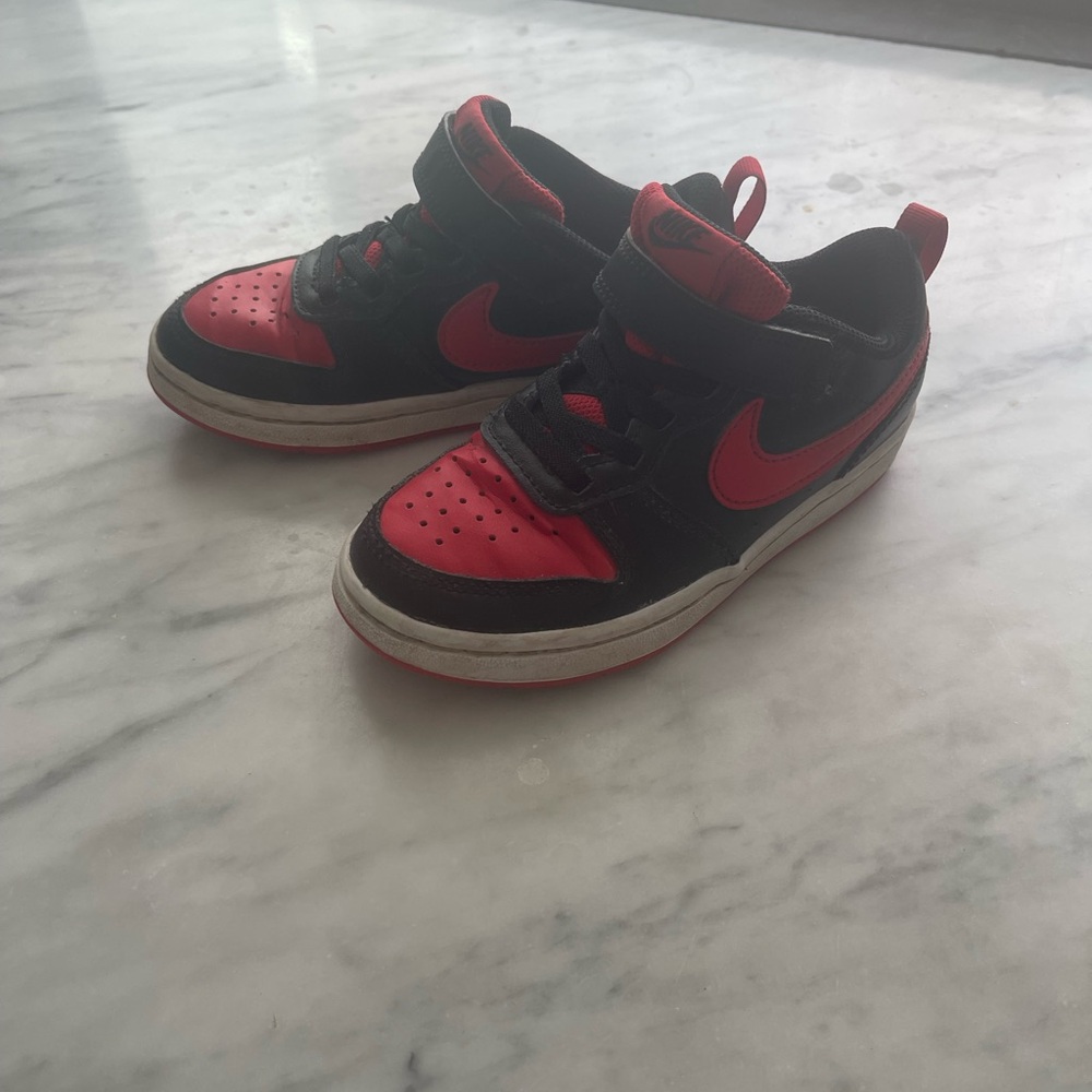 Nike kids tennis shoes